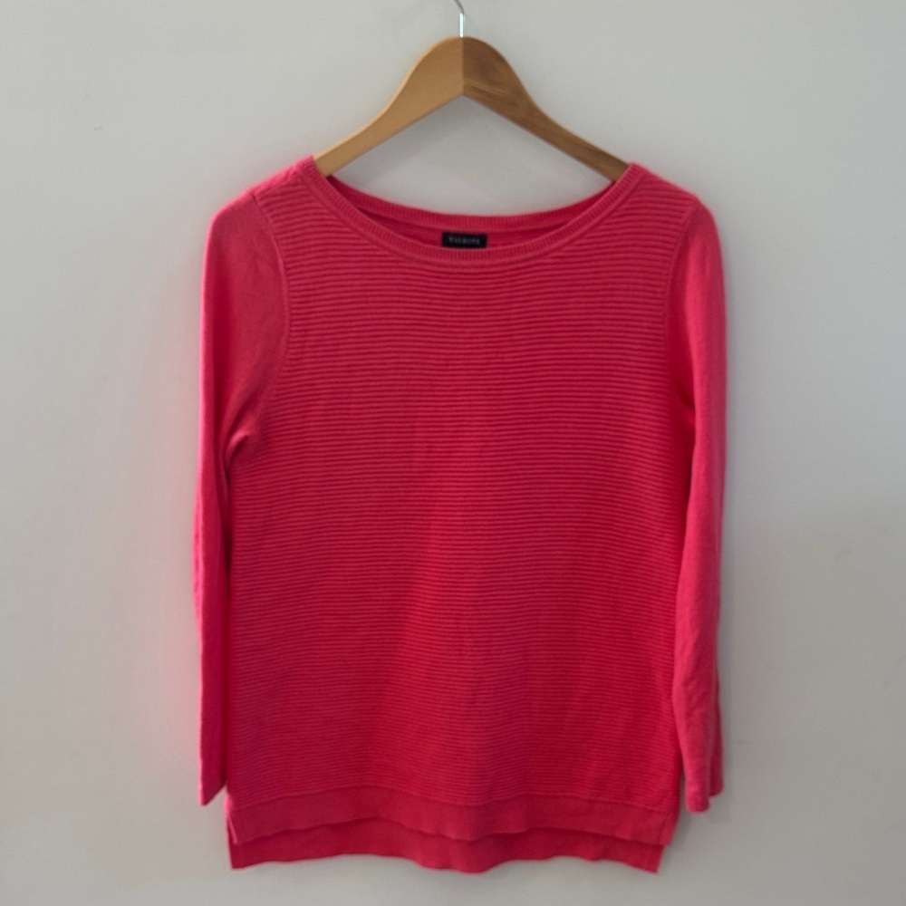 💖 Talbots Vibrant Pink Ribbed Top
Size Small